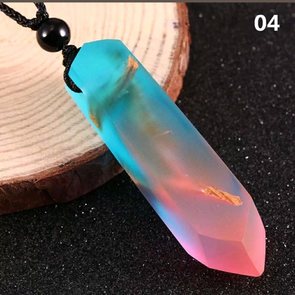 Jewelry - Vintage Wood Resin Necklace